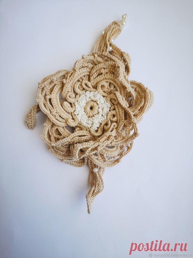 Браслет  Чайная роза – купить онлайн на Ярмарке Мастеров – O2XMWRU | Браслет текстильный, Тула Браслет  Чайная роза в интернет-магазине на Ярмарке Мастеров. Хотите быть неповторимой и выделиться среди своих подруг? 
Представляю Вашему вниманию Браслет Брошь Чайная Роза может стать изюминкой, поднимающий Ваш образ на новую высоту.