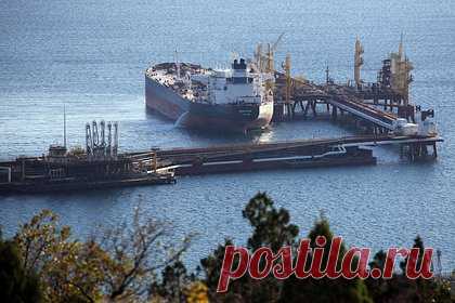 Евросоюз введет санкции против танкеров с российской нефтью из третьих стран