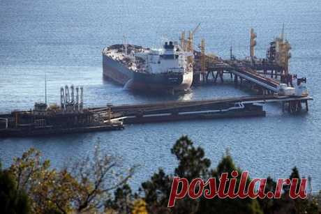 Евросоюз введет санкции против танкеров с российской нефтью из третьих стран