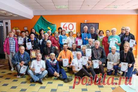 3 октября — 40 лет клубу «Стайер» — СК «Олимпийский» 3 октября 2021 года  клуб любителей бега «Стайер» праздновал свое 40-летие. Восхищает преданность членов клуба любимому делу. Они не только сохранили и пронесли через года дружбу,  но и принимают в свои ряды новых участников, привлекают молодежь к здоровому образу жизни. Желаем клубу долголетия и новых побед!