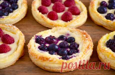 Fruit and Cream Cheese Breakfast Pastries
