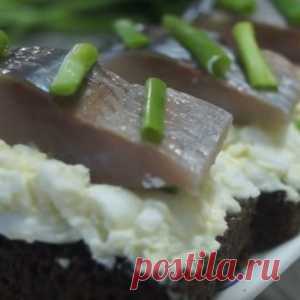 Бутерброды с селедкой. Ну, Очень вкусно!