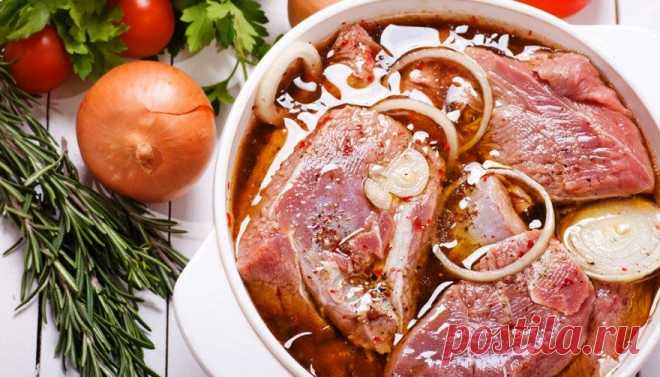 Отличная подборка маринадов для запекания мяса Отличная подборка маринадов для запекания мяса в духовке. Такие маринады придадут Вашему мясу неповторимый вкус Рецепт №1 Продукты: 200—250 мл белого сухого вина, 200—250 мл растительного масла, 1...