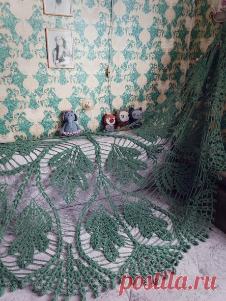 Большая шаль с листьями