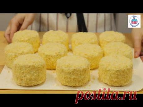 Пирожные "Неженка" : воздушные бисквиты и сливочный крем. Пирожные "Неженка" ( 11 шт)Бисквит ( 22 половинки диаметром 7 см):6 яиц С1200 г сахара200 г муки1 ч.л. ванильного сахара1 ч.л. разрыхлителящепотка солиКрем:170 г сливочного масла 82%, мягкого170 г сгущёнкиДля пропитки:130 мл тёплой воды1 ст.л. лимонного сока1 ч.л. сахараВыпекать бисквит...