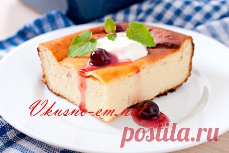 Творожная запеканка в духовке, рецепт с манкой Друзья! Сегодня хочу предложить вам рецепт выпечки из творога – Творожная запеканка в духовке, рецепт с манкой. Сейчас в интернете рецепты запеканки очень разные, я многие опробовала. Это мой любимый – творожная запеканка без муки. С ягодами,джемом, сгущенкой. Пробуйте!