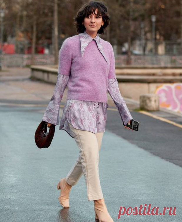 Пять интересных модных тенденций осени-зимы
Ориентироваться в современной моде становится все сложнее и сложнее: сегодня уже почти не осталось конкретных маркеров, которые дают понять, актуально ли или старомодно ты одеваешься. Если, к примеру, в конце 80-х в моду вошли широкие плечи, то эта деталь и была тем самым четким ориентиром, который позволял отличать модное от устаревшего. В модных тенденциях сегодняшнего […]
Читай дальше на сайте. Жми подробнее ➡