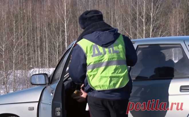 Автоюрист пояснил, что ответить инспектору ДПС в 2021 году если он требует показать аптечку, огнетушитель, аварийный знак. | Автоюрист. Всё о ДПС. | Яндекс Дзен