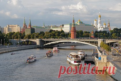 19 июля: какой праздник отмечают в России и мире. 19 июля в России отмечается День Москвы-реки, а также праздник пирожков с малиновым вареньем. В мире вспоминают о важности дружбы и о том, как ценно заводить новых приятелей даже в солидном возрасте. «Лента.ру» рассказывает, какие еще праздники отмечают 19 июля и какие приметы соответствуют этому дню.