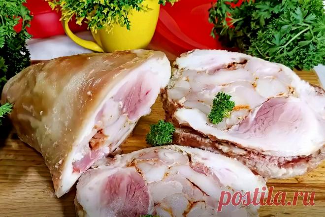 Фаршированная рулька — блюдо, которое заставит вас забыть про колбасу | Noteru.com Мясное блюдо из натуральных продуктов — великолепно подходит для праздничного стола.