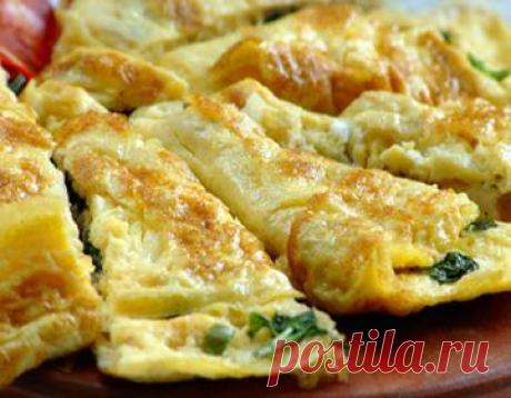 Как приготовить омлет с мукой и молоком по классическому рецепту, а также с различными начинками. Тонкости приготовления на сковороде, в духовке и мультиварке быстро и без хлопот.