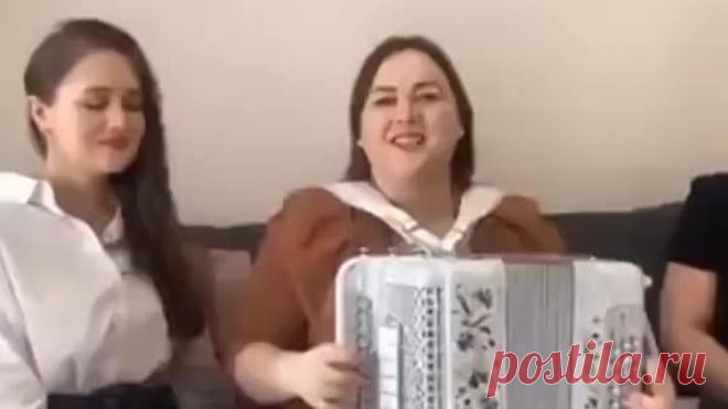 Классная песня.