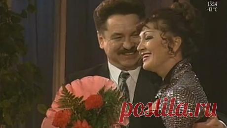 Венера Ганиева - Бер генэ курдем
Венера Ганиева - Бер генә күрдем
Резеда Ахъярова көе, Роберт Миңнуллин сүзләре