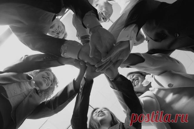 Рабочие отношения в коллективе важнее личных