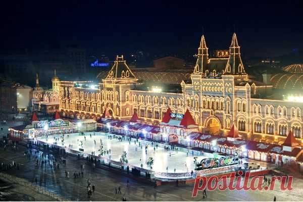 Moscow tonight! In The Evening.
Like real spies, we can look into the neighboring apartment windows wealthy businessmen and evaluate the design of their homes, or to see the modern office "plankton" in the work and worry.