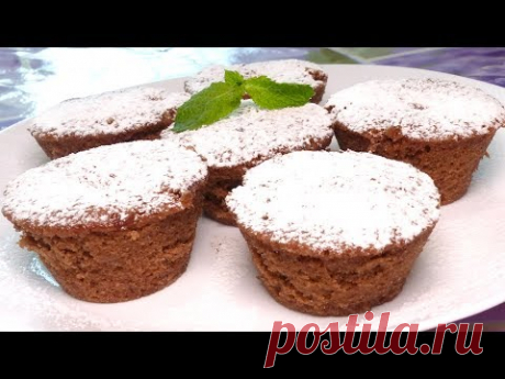 4 минуты и десерт готов! Моментальные шоколадные кексы в микроволновкеМука пшеничная — 4 ст. л.
Какао-порошок — 1 ст. л.
Разрыхлитель теста (1/2 ч.л.) — по вкусу
Яйцо куриное — 1 шт
Сахар — 4 ст. л.
Ванильный сахар — 1 ч. л.
Молоко — 3 ст. л.
Масло растительное — 2 ст. л.
Дополнительно

Конфеты — по вкусу
Масло растительное (для смазывания формы) — по вкусу
Сахарная пудра (для посыпки) — по вкусу