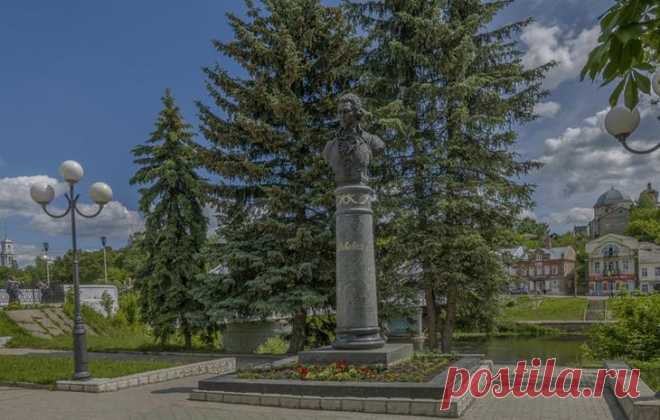 Достопримечательности Торжка и что посмотреть в городе 
 .Памятник архитектору Н.А.Львову