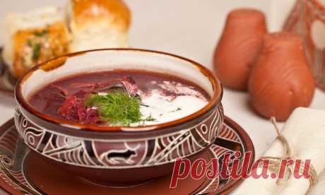 Готовим самый вкусный борщ: пошаговый рецепт Борщ – одно из самых популярных первых блюд в нашей стране. Уметь готовить вкусный наваристый красный борщ должна каждая хозяйка. Перед таким блюдом не устоит ни один мужчина!    В