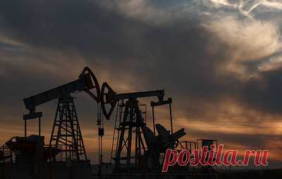 Эксперты: нефтяники не получат около 145 млрд рублей выплат по демпферу за сентябрь. Как сообщили в исследовательской группе "Петромаркет", сумма невыплаченного демпфера составляет около 60 млрд рублей по автобензину и 85 млрд рублей по дизтопливу