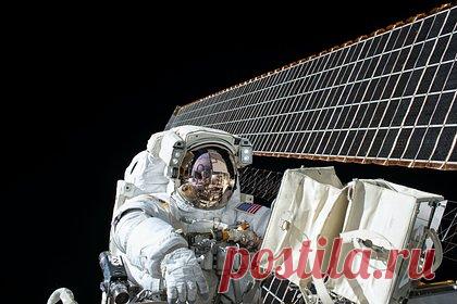 Астронавты НАСА впервые выйдут в открытый космос после российской утечки. Астронавты НАСА впервые выйдут в открытый космос после утечки на модуле «Наука» российского сегмента Международной космической станции (МКС). Об этом сообщает американское космическое агентство. Выход астронавтов Жасмин Могбели и Лорал О'Хара из шлюза Quest должен начаться сегодня в 15:05 по московскому времени.