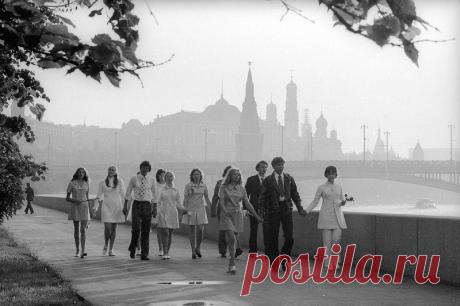15 фото известного фотографа СССР. Очарование миром, а, иногда, и юмор... | Ярмарки монет и антиквариата | Яндекс Дзен