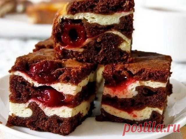 БРАУНИ С ТВОРОГОМ И ВИШНЕЙ