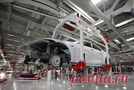 Tesla построит новую «мегафабрику» в Китае. Американский производитель электромобилей Tesla подписал соглашение с администрацией особого района Шанхая Линган о строительстве нового завода Megafactory в Китае. На заводе будут выпускать батареи Megapack, которые могут стабилизировать электрические сети и выступать резервным источником энергии зданий.