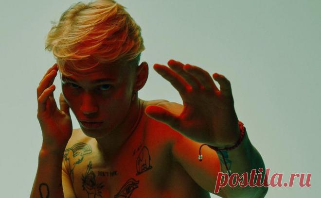 Даня Милохин выиграл нокаутом в первом раунде дебютный боксерский бой. Соперником российского тиктокера был Аджмал Хан из Индии — блогер с 3,5 млн подписчиков. Бой прошел в Дубае на турнире Alpha Fight Series