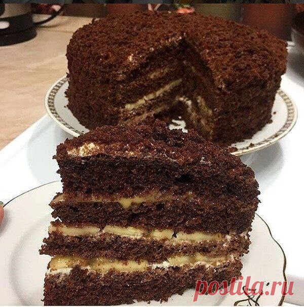 Вкуснейший торт «Чёрный принц»
На самом деле это наипростейший рецепт, который сможет воплотить в жизнь даже самая неопытная хозяюшка

Продукты:
3 шт яйца (крупных)
1,5 ст. муки
1 ст. кефира (тёплого)
1 ст. сахара (НЕ ПОЛНЫЙ)
4 ст. л растительного масла
1 пакетик разрыхлителя
1,5 ч. л. соды
5 ст. л. какао
1 пакетик ванилина (по желанию)

Готовим:
В тёплый кефир добавляем соду и оставляем подниматься. Заранее перелейте кефир в чашку, он увеличивается в размере.
Взбиваем бел...