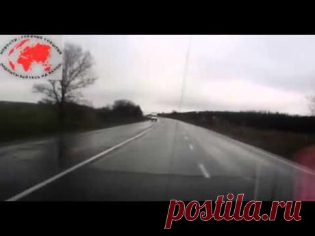 Видео обстрела бандеровцами автомобиля по дороге в Донецк - YouTube