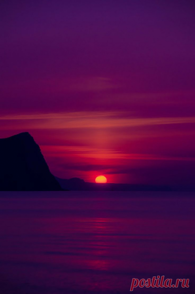 mystic-revelations: sunset By momo taro | Nancy Worden Geisel приколол(а) это к доске Sunrise ☼ Sunset