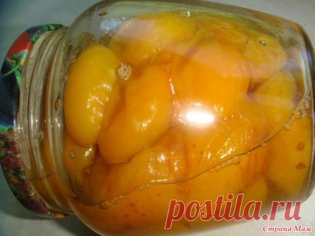 Абрикосы в собственном соку Такие абрикосы используют для десертов, для украшения тортов, для приготовления желе, сок — для напитков, коктейлей, компотов, киселей. Абрикос - 1 кг Сахар - 300 г Банки и крышки