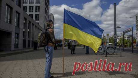 Разрушившая семью миллионера украинка развелась с мужем. Украинка Мария Полончук, разрушившая брак британского миллионера Оверли Хакона, развелась с мужем и открыла собственный бизнес, сообщает газета The Daily Mail. &quot;Украинская беженка, влюбившаяся в мультимиллионера, бывшего главу ...