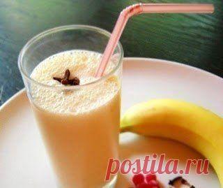 Банановый коктейль с медом и корицей / Удивительная еда!