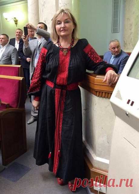 Парад вишиванок у Раді: Тарута, Кошелєва та чорно-червона Луценко з хрестом | ТаблоID