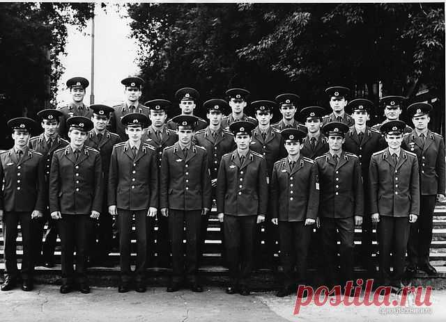 (97) Однокурсники