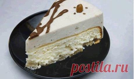 ЧУДНЫЙ ТОРТ "ЕXPRESSIO"- НЕЗЕМНОЕ НАСЛАЖДЕНИЕ 

Яблоки – 2 больших 
 
Тесто: 
Яйца – 3 шт 
Мука – 1 ст. 
Сахар песок – 1 ст. 
Ванильный сахар – 5грамм 
 
Сметано-творожный крем: 
Сметана 20-25% – 500грамм (пакет) 
Сахар песок – 1 ст. 
Творог – 250грамм (пачка) 
Ванильный сахар – 5грамм 
Желатин быстрорастворимый – 30г 
Банан – 2 шт больших 
Миндаль – несколько штук 
Черный шоколад – ¼ плитки 
Сливки 20% – 40-50грамм 
 
Яблоки очищаем, режем на небольшие кусочки и выкладыва...