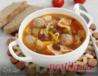 Наваристый суп с фрикадельками и овощами. Ингредиенты: мясной бульон, мясной фарш, лук-порей у нас похолодало, потянуло на горячие наваристые супы.