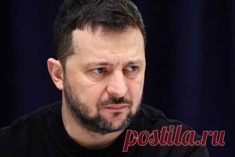 Зеленский посетил ВСУ на купянском направлении. Президент Украины Владимир Зеленский посетил позиции армии на купянском направлении. Об этом сообщает его офис. «Зеленский во время поездки в Харьковскую область побывал в батальонном командном пункте 14-й отдельной механизированной бригады имени князя Романа Великого», — говорится в заявлении.