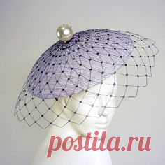 Love the stiffend veiling concept on this Harvey Santos hat. #judithm