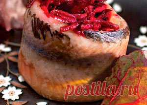 Селедочный рулет со свекольной начинкой | Рыба в духовке — рецепты