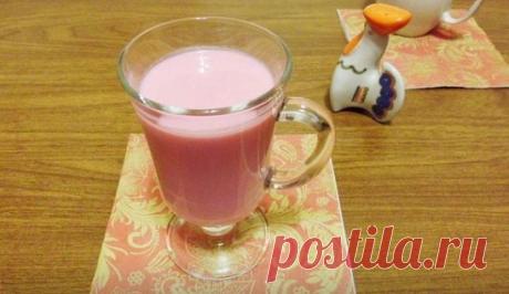 Молочный напиток «Алсу»                                                                               ОПИСАНИЕ 
Старинный традиционный напиток, название которого переводится с татарского как «розовая (ал) вода (су)», является прохладительным кисломолочным напитком и готовится из молока, катыка (ряженки), меда и свекольного сока. Именно благодаря нескольким каплям натурального красителя алсу было дано красивое название. Отмечу, что для приготовления напитка молоко нужно использовать только пастер