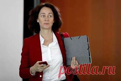 В Европарламенте оценили сроки вступления Украины в ЕС. Украина вряд ли вступит в Европейский союз (ЕС) до 2029 года. Сроки вступления стран оценила заместитель председателя Европарламента (ЕП) Катарина Барли. По ее словам, переговоры ведутся, но до фактического присоединения пройдет немного больше времени. В настоящее время Украина не соответствует ни одному из критериев.
