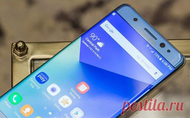 Стоимость Samsung Galaxy Note 5 в России рухнула после презентации Galaxy Note 7 Сразу после анонса флагмана Galaxy Note 7 в России резко снизилась цена его предшественника Galaxy Note 5. По данным Hi Tech Mail, планшетофон с объемом памяти на 64 ГБ уже продается дешевле 40 000 рублей. 2 августа Samsung представила свой новый топовый смартфон Galaxy Note 7, после чего российские ритейлеры начали стремительно снижать цену на предыдущий южнокорейский флагман — Galaxy Note 5. Уже сейчас в…