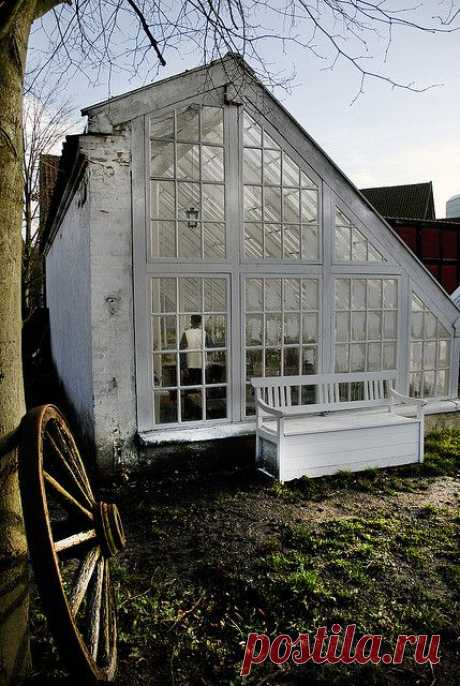 Old Greenhouse in Denmark | Content in a Cottage