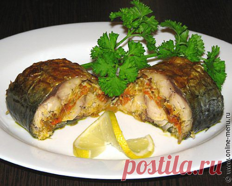 Скумбрия, запеченная с картофелем.