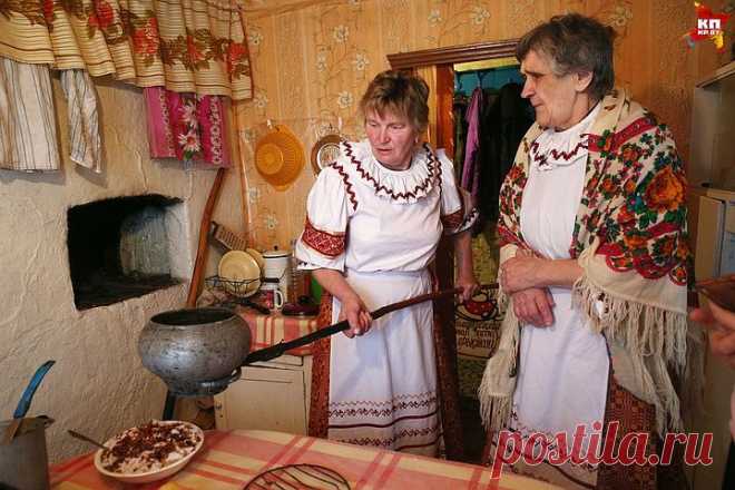 «Агашкина залупянка» по рецепту бабушек из Цветино: Между манной кашей и омлетом Сегодняшнее блюдо называется красиво и поэтично «Агашкина залупянка». Рецепт этот, если верить «Комсомольской правде», идет из белорусской деревни Цветино. Статья с рецептом вышла в белорусской «Комсо