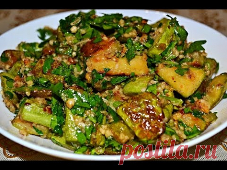 Фантастические кабачки с пикантной заправкой.Очень вкусная закуска.