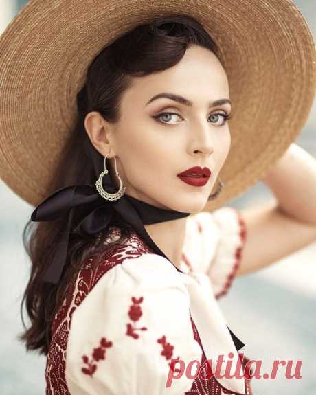 КРАСОТКИ НА ПРОСТОРАХ ИНТЕРНЕТА. Читайте подробнее на портале VestiNewsRF.Ru.