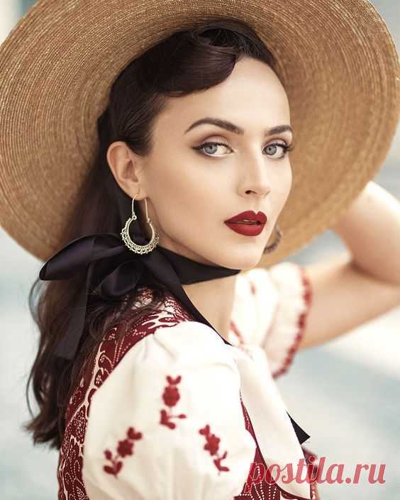 КРАСОТКИ НА ПРОСТОРАХ ИНТЕРНЕТА. Читайте подробнее на портале VestiNewsRF.Ru.